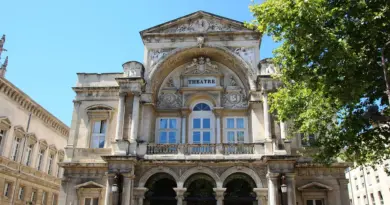 Une moto prend feu et crée l’affolement dans un centre équestre, victime collatérale de la propagation des flammes près de Montpellier