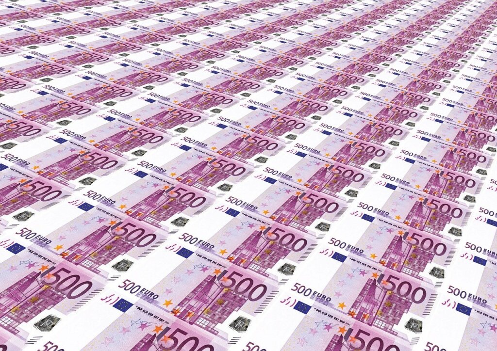 50.000 euros par mois en Ligue 2, son départ est urgent